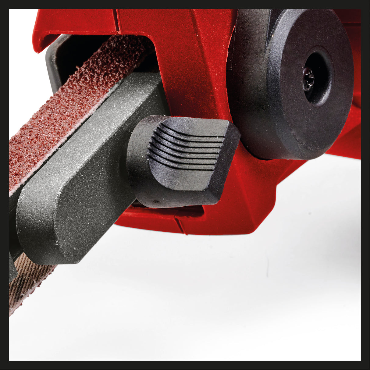 Einhell TC-BF 500 E szalagcsiszoló, 500 watt, akár 1700 m/perc sebesség, tartós zár, beépített porelszívás, 6 csiszolószalaggal együtt