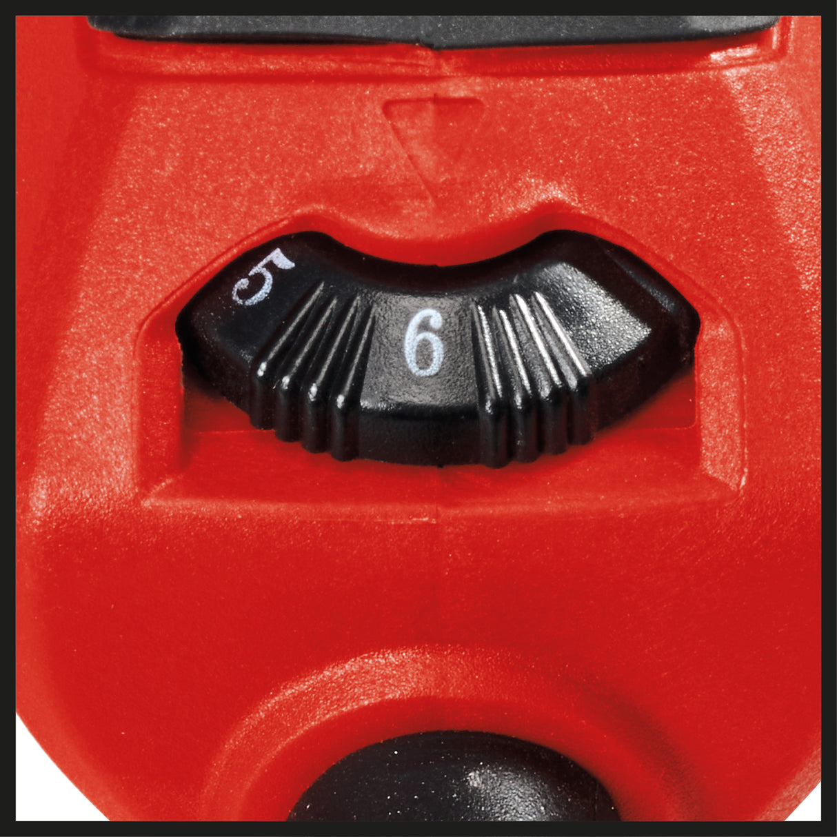Unealta multifunctionala Einhell TC-MG 250 CE, 250 W, rata de vibratii 22.000 pana la 40.000 rpm, adaptor magnetic pentru scule, electronica de viteza, incl. accesorii