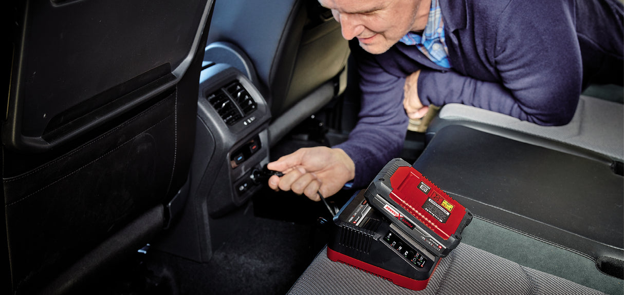 Eredeti Einhell Power X-Car autós töltő 3A Power X-Change töltő, Li-ion, 18 V, 12 V-os aljzat, folyamatos akkumulátorfigyelés és intelligens töltéskezelés, 7x LED állapotkijelző