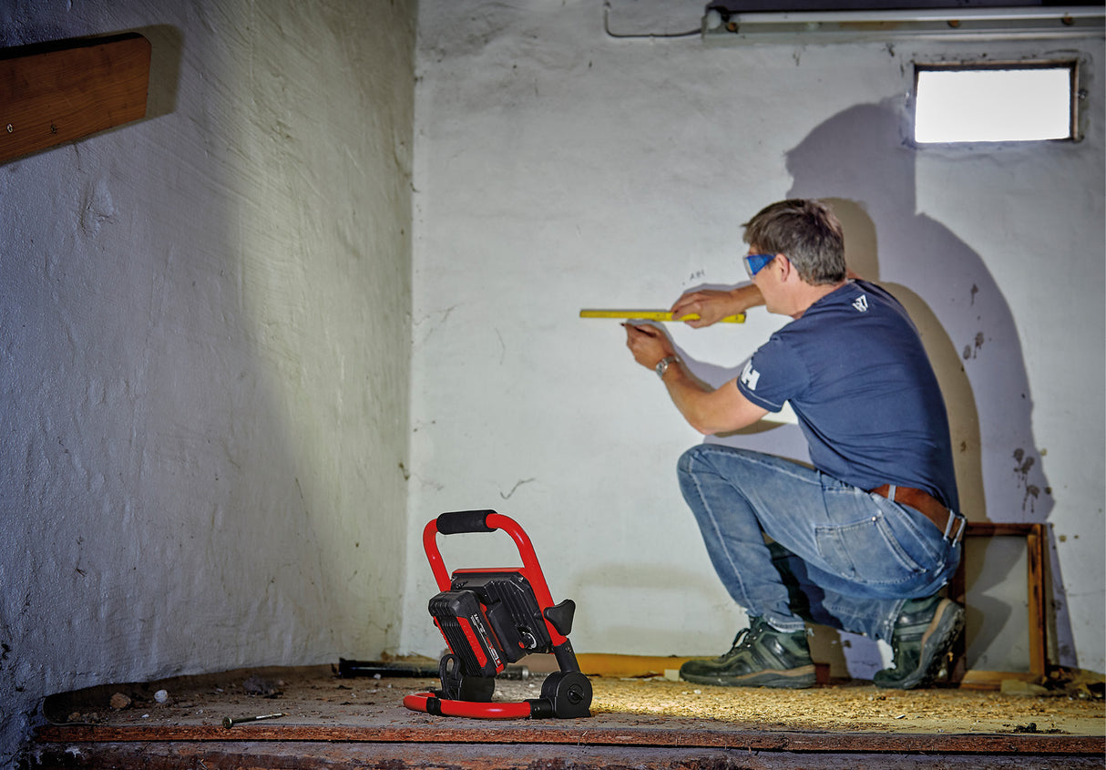 Einhell TC-CL 18/1800 Li Power X-Change akkus munkalámpa (lítium-ion akkumulátor, nagy teljesítményű LED-ek, forgó fényerőszabályzó, 360°-ban elforgatható lámpafej, akkumulátor és töltő nélkül szállítjuk)