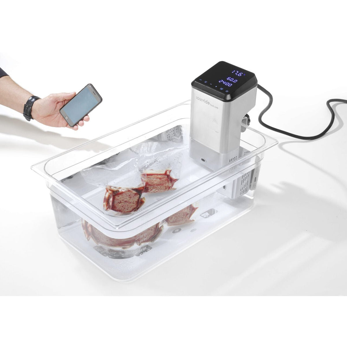 Aparat Sous-Vide Plus IPX7, capacitate pana la 80L, 2200 KW, optiune conectare Wi-Fi la aplicatie Android sau IOS cu 600 retete preincarcate, temperatura de la 5°C la 99°C, pas de 0.07°C, display digital cu ecran tactil de 4 inch, 130x145x(H)330 mm