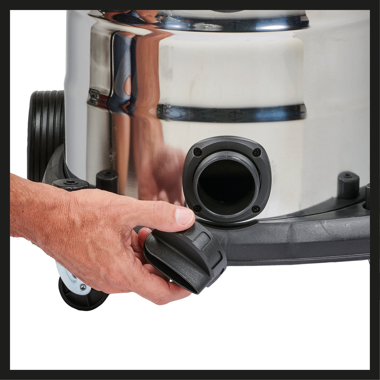Aspirator umed/uscat Einhell TE - VC 2230 SACL, 1.400 W, 220 mbar, raza de operare 8 m, filtru plisat HEPA inclusiv sistem de curatare a filtrului, recipient de 30 l, clasa de protectie la praf L, priza automata de 2.000 W Einhell - scule electrice si unelte profesionale - BricoMart