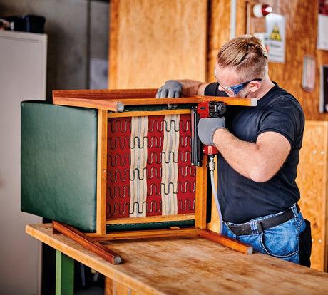 Compresor Einhell TC - AC 190/24/8, max. 8 bar, rezervor de 24 l, lubrifiere cu ulei, reductor de presiune, manometru + cuplaj rapid, supapa de sens unic/de siguranta, picior de cauciuc Einhell - scule electrice si unelte profesionale - BricoMart