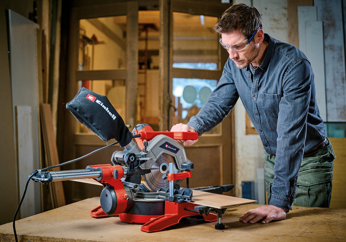 Fierastrau circular Einhell TE - SM 8 L Dual, 1800 W, lama de Fierastrau Ø 216 mm, latime de taiere 305 mm, adancime de taiere 65 mm, laser cu linie de taiere, inclinare a capului Fierastraului pe ambele parti Einhell - scule electrice si unelte profesionale - BricoMart