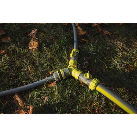 GARDEX Cuplaj furtun cu 3 căi LUXE GX Bandă de alimentare cu două componente, cu trei căi, realizată din acoperire moale TPR și ABS de înaltă calitate care es Gardex - scule electrice si unelte profesionale - BricoMart