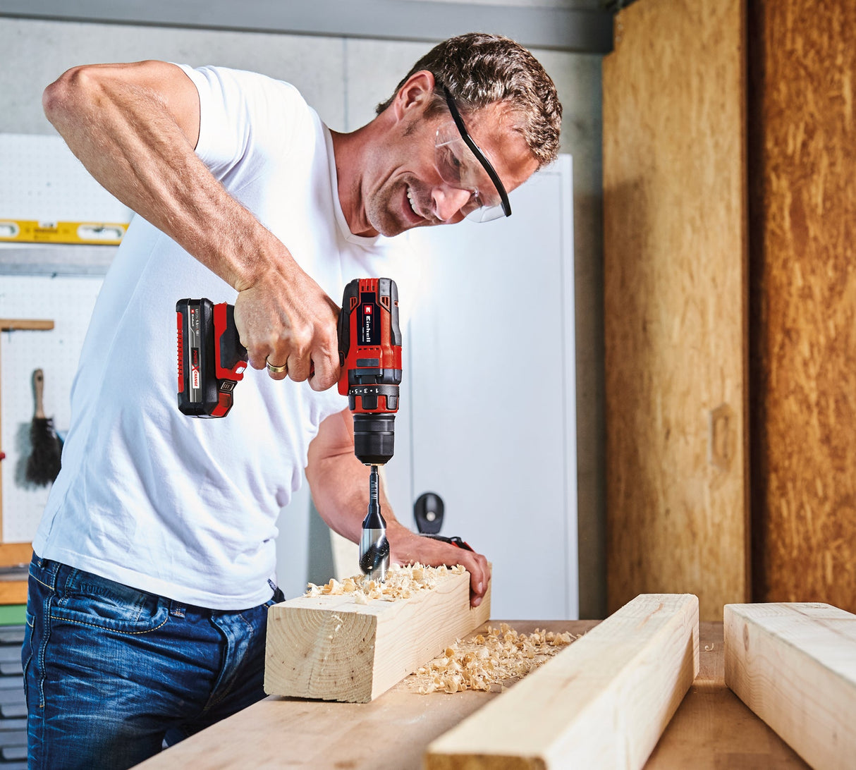 Masina de gaurit si insurubat (bormasina) pe acumulator Einhell TC - CD 18/35 Li (1x1.5 Ah PXC, litiu - ion, 18 V, control electronic al vitezei, lumina LED, maner moale, incl. acumulator reincarcabil PXC de 1.5 Ah, incarcator + cutie de depozitare Einhell - scule electrice si unelte profesionale - BricoMart