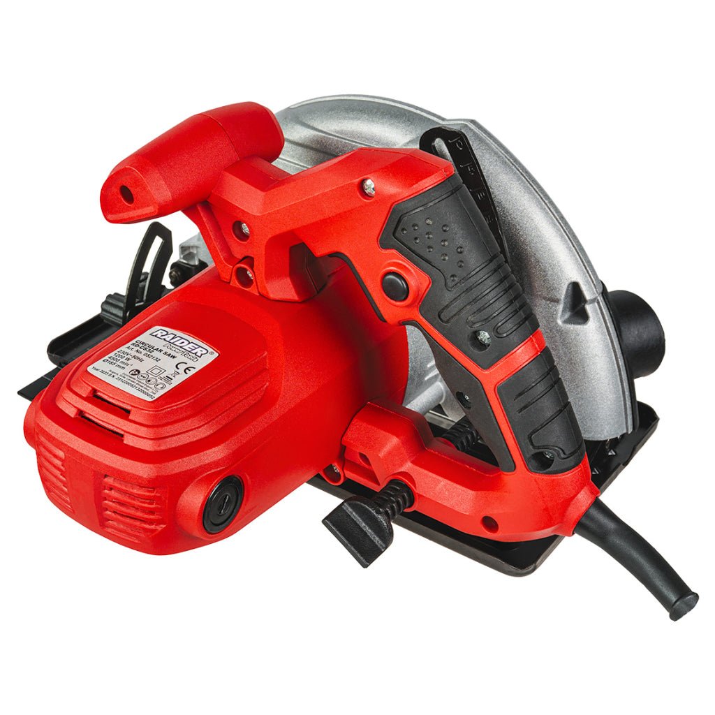 RAIDER Fierastrau circular Ø185mm 1200W RD - CS32 RD - CS32 este echipat cu un motor de 1200W, care asigură tăiere rapidă și uniformă, chiar și atunci când se lucrează cu m Raider - scule electrice si unelte profesionale - BricoMart