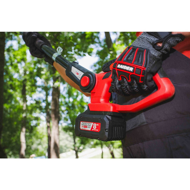 RAIDER R20 Fierastrau crengi 200mm SDS 3/8"1.3mm 2Ah 3m RDP - PS20 Are un maner suplimentar și un cap rotativ articulat pentru a ajunge mai usor la ramurile înalte Înălțimea poate fi regl Raider - scule electrice si unelte profesionale - BricoMart
