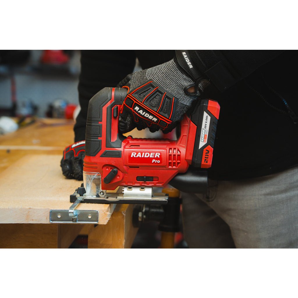 RAIDER R20 Fierastrau pendular 20V 80mm RDP - SJS20 Solo Sistem rapid de prindere a lamei Ghidaj paralel Adaptor colector praf Functie pendulare cu 4 trepte Raider - scule electrice si unelte profesionale - BricoMart