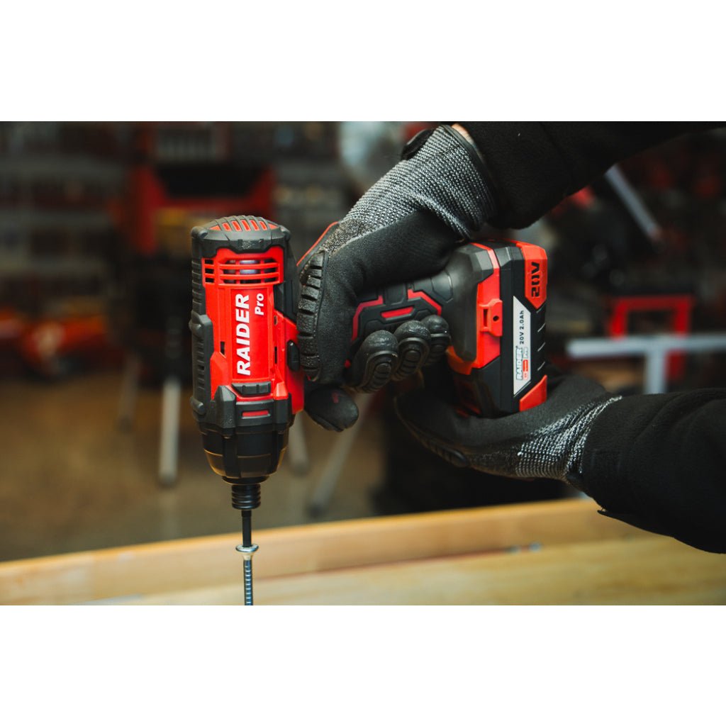 RAIDER R20 Masina insurubat cu impact HEX 1/4 180Nm RDP - SHID20 Solo 2 locasuri magnetice pentru biti Carcasa metalica reductor Schimbator de sens Lumina de lucru cu LED Agatatoare pentru c Raider - scule electrice si unelte profesionale - BricoMart
