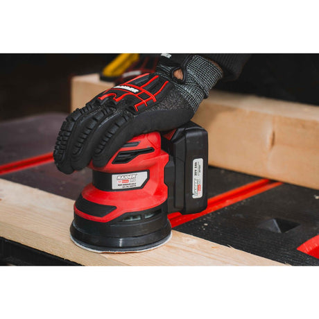 RAIDER R20 Slefuitor orbital Ø125mm vit. var. Solo RDP - KRSA20 Slefuitorul excentric are un disc de Ø125 mm, oferind un echilibru între precizie și eficiență Dispune de 6 trepte de re Raider - scule electrice si unelte profesionale - BricoMart