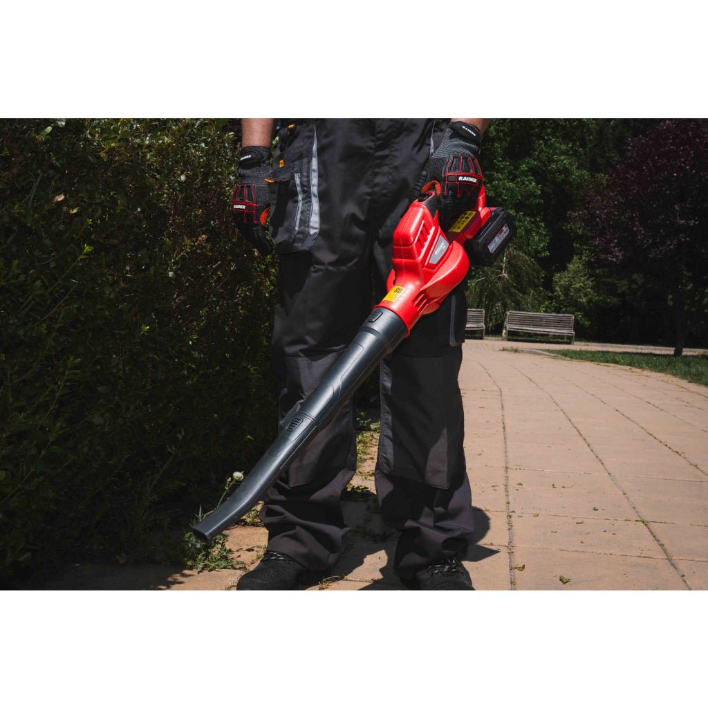 RAIDER R20 Suflanta frunze 180km/h 5m3/min Solo RDP - YBL20 Suflanta „RDP - YBL20” este puternica si fiabila, perfecta pentru curatarea frunzelor, ierbii si resturilor usoare din gra Raider - scule electrice si unelte profesionale - BricoMart