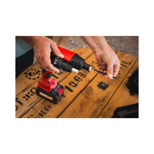 RAIDER Surubelnita electrica gips - carton 520W 1/4" RD - ES46 Motorul beneficiază de tehnologie fără perii, oferind durabilitate îmbunătățită și o durată de viață mai lungă. Acesta a Raider - scule electrice si unelte profesionale - BricoMart