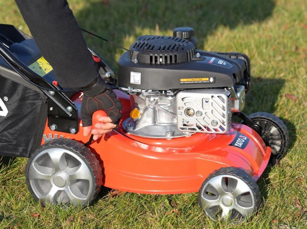 YATO YT-85521 FŰNYÍRÓ, BENZINES, ÖNJÁRÓ, 41 CM 