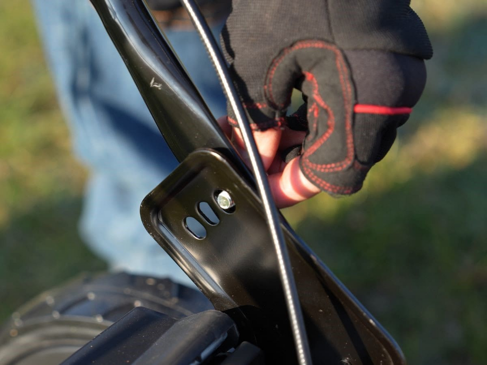 YATO YT-85521 FŰNYÍRÓ, BENZINES, ÖNJÁRÓ, 41 CM 