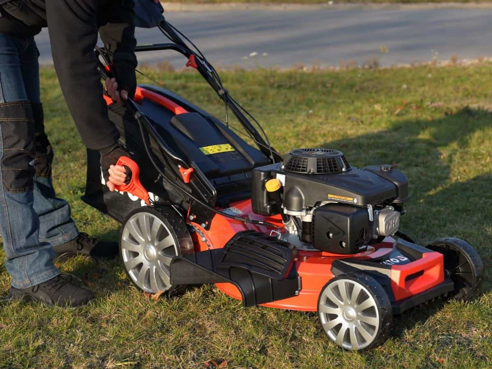 ÖNJÁRÓ BENZINMOTOROS FŰNYÍRÓ YATO YT-85537, 56CM, 4,5KW 