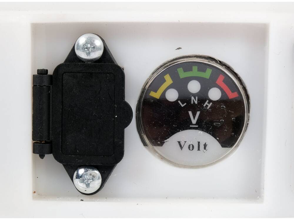 16L-ES PERMETEZŐGÉP, YATO YT-86220 AKKUMULÁTORRAL ÉS NAPENERGIÁVAL 