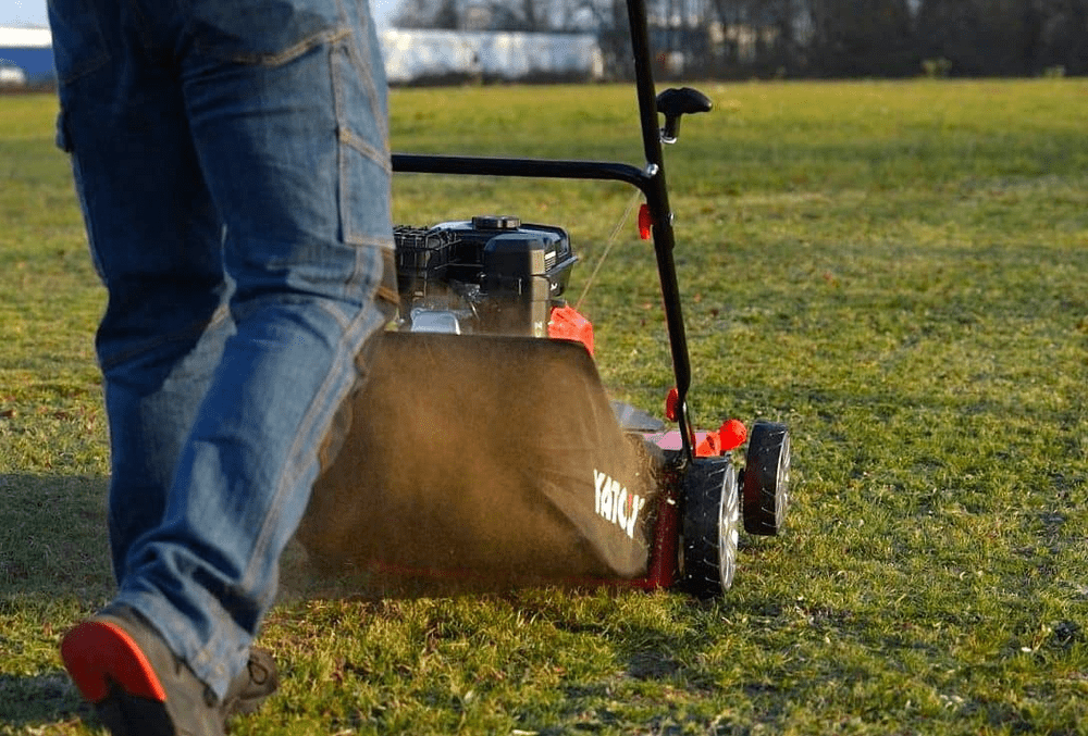 SCARIFICATOR/AERATOR 2IN1, PE YATO YT-85570 BENZINA, 38CM YATO - scule electrice si unelte profesionale - BricoMart